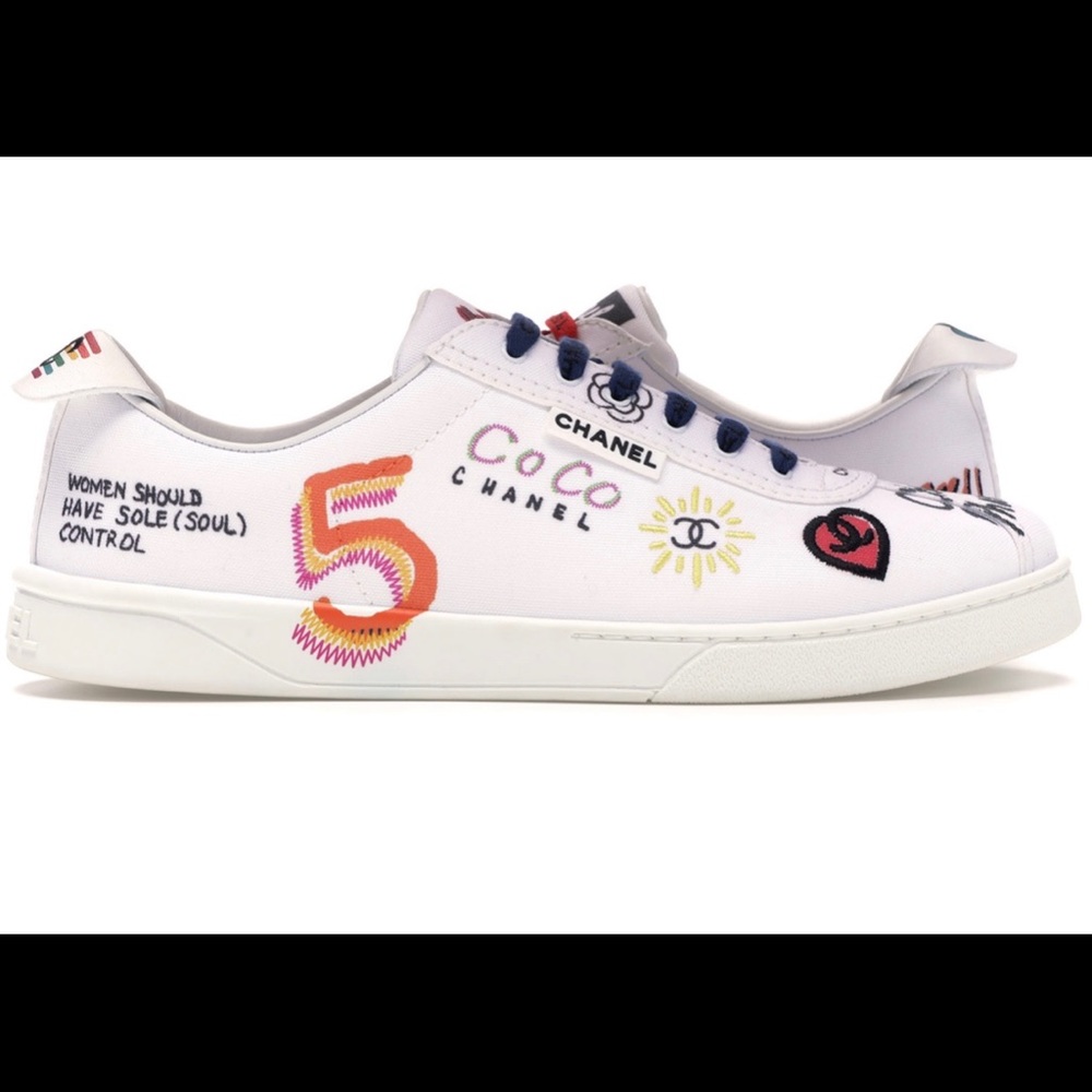 NEW Wmns Chanel X Pharrell Sneaker